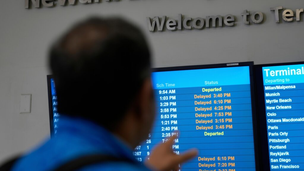 Software update keeps Newark airport radar online