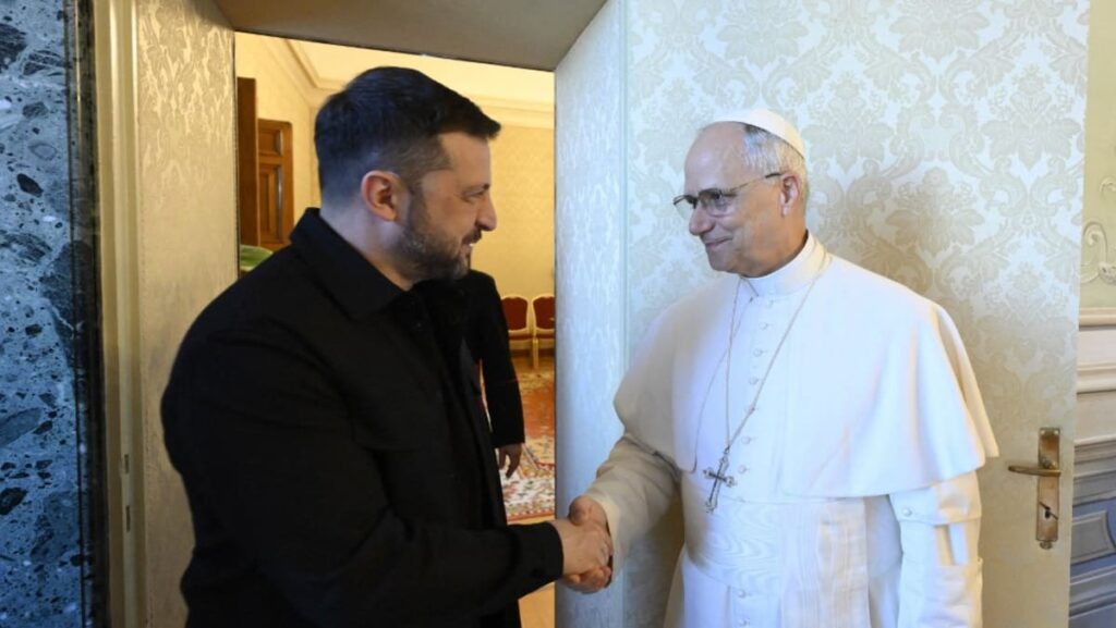 Pope Leo tells Ukraine’s Zelenskyy that Vatican could host peace talks
