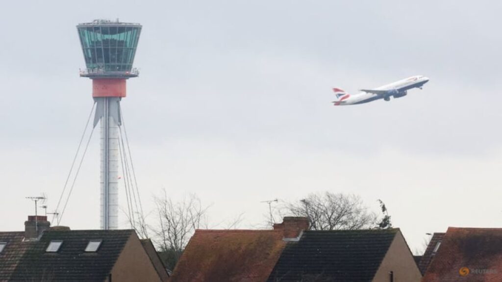 UK airports disrupted by air traffic control issue