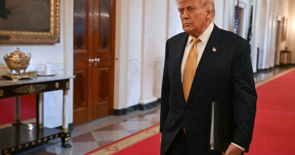 Contributor: Trump’s MAGA spell is broken. Even his base knows he is a lame duck