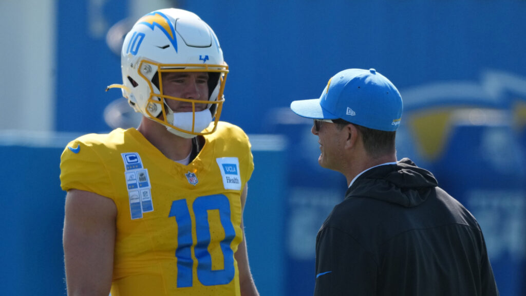 The ’35+ passing touchdown seasons by NFL QBs’ quiz