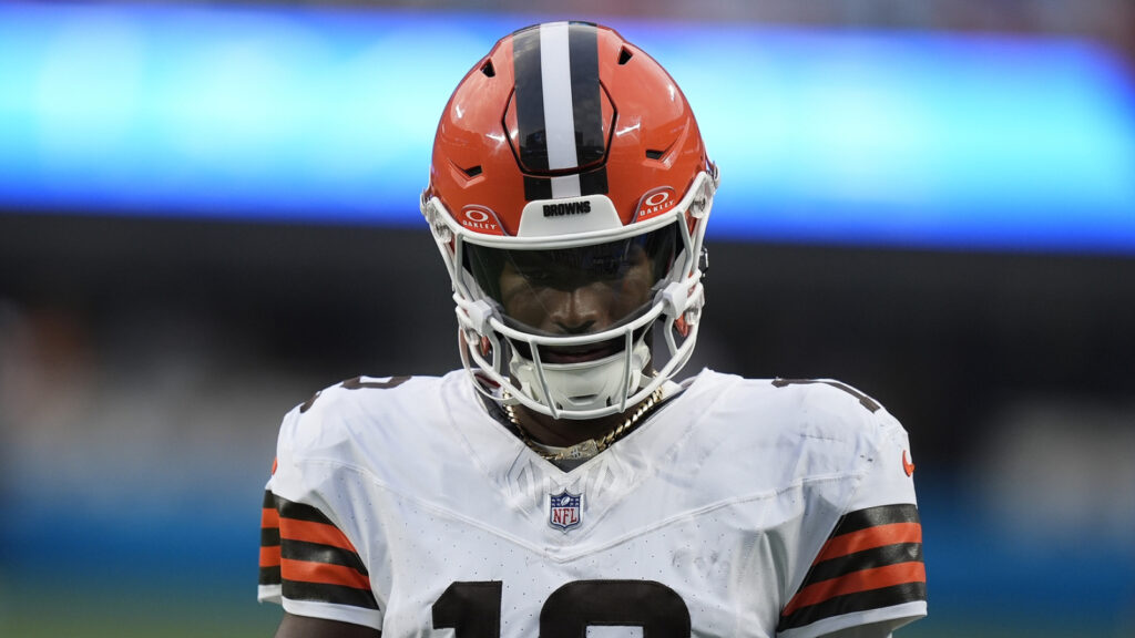 Eagles’ Hurts shares advice for Browns’ Sanders after setback