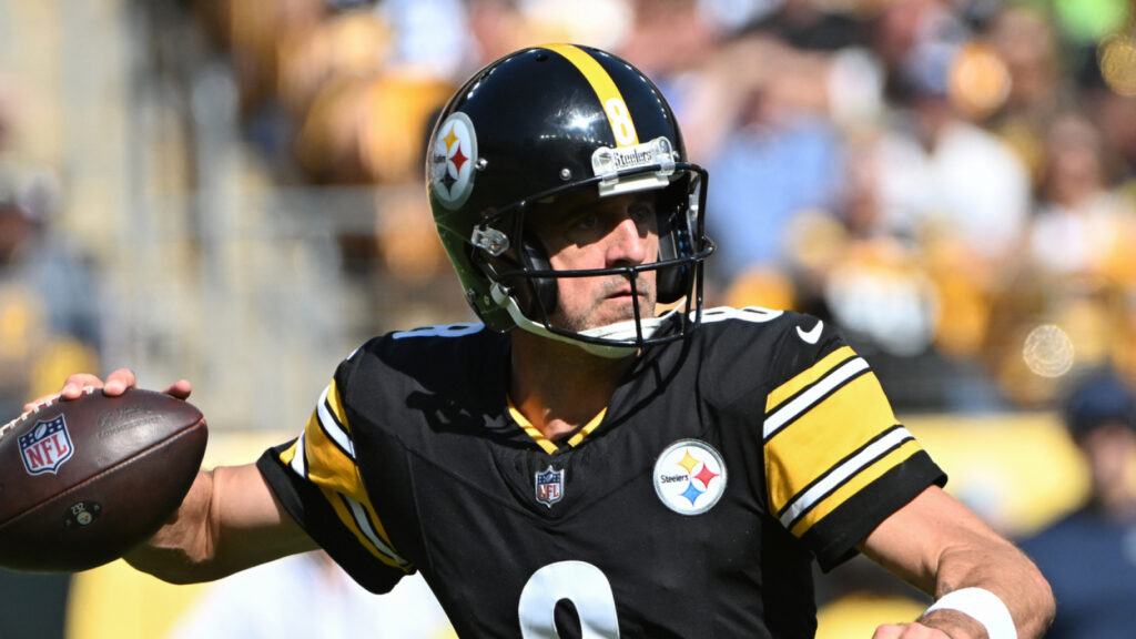 Aaron Rodgers passes former Packers star on all-time TD passes list