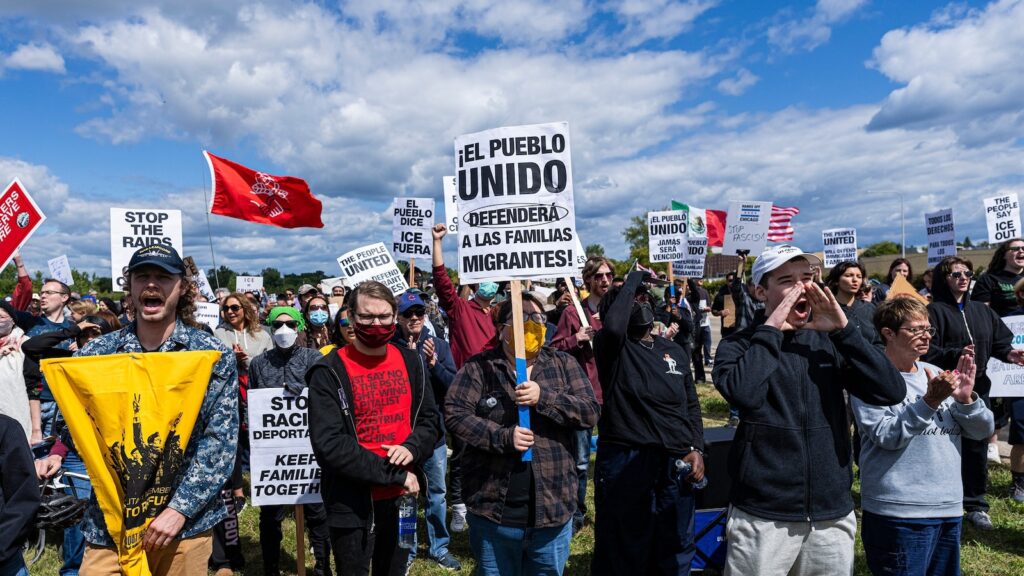 Chicago braces for expanded immigration enforcement as local officials push back on Trump post