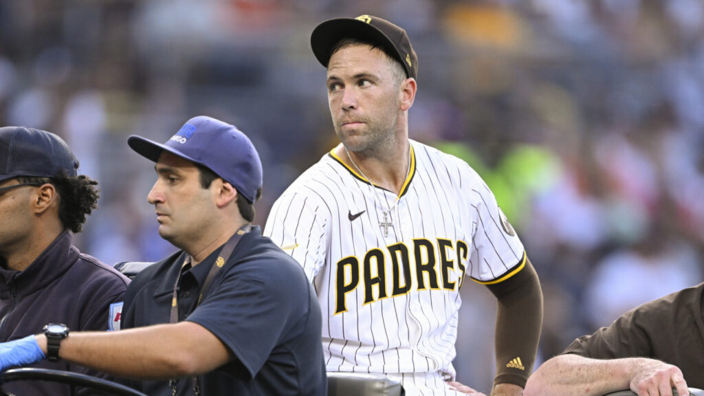 Padres bullpen dealt tough blow with injury to All-Star reliever