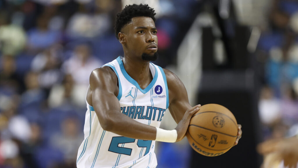 Hornets lose key starter in 11th straight loss to 76ers