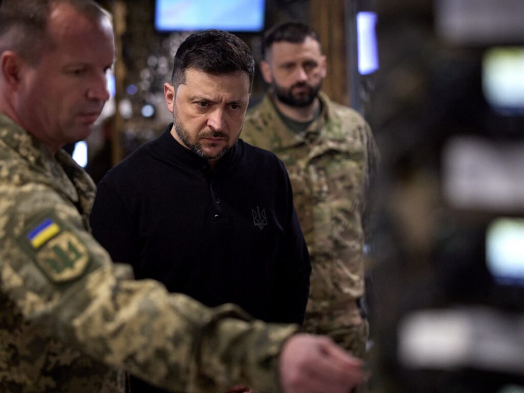 Zelenskyy meets troops on front line as Russia, Ukraine battle in key areas | Russia-Ukraine war News