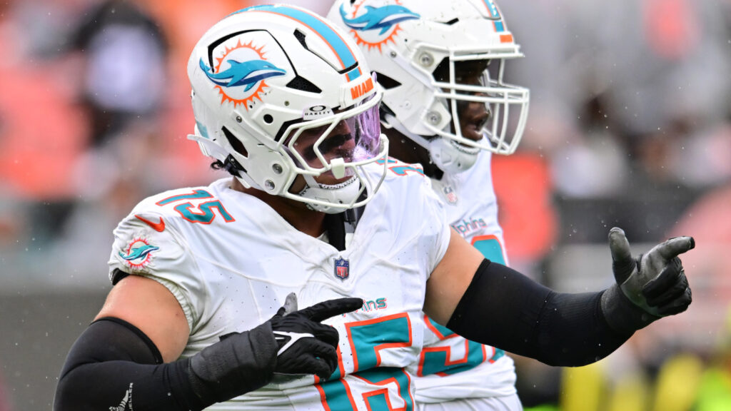 ‘This is literally the greatest thing’: LB Jaelan Phillips sounds off about joining Eagles