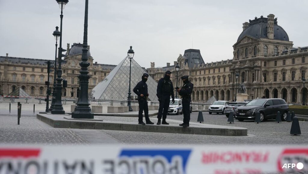 One Louvre heist suspect released without charge: Lawyer