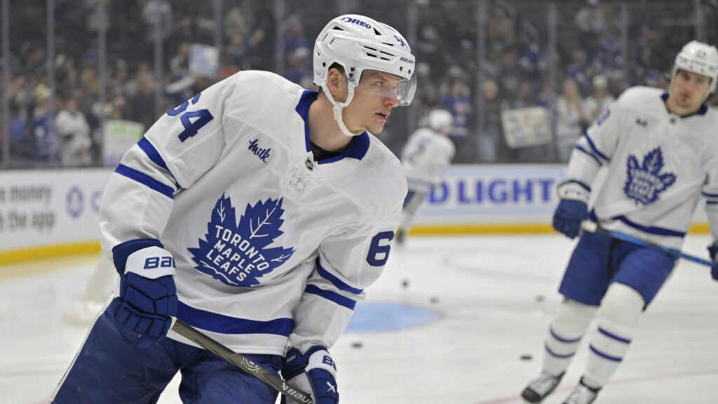 Maple Leafs suspend center David Kampf without pay