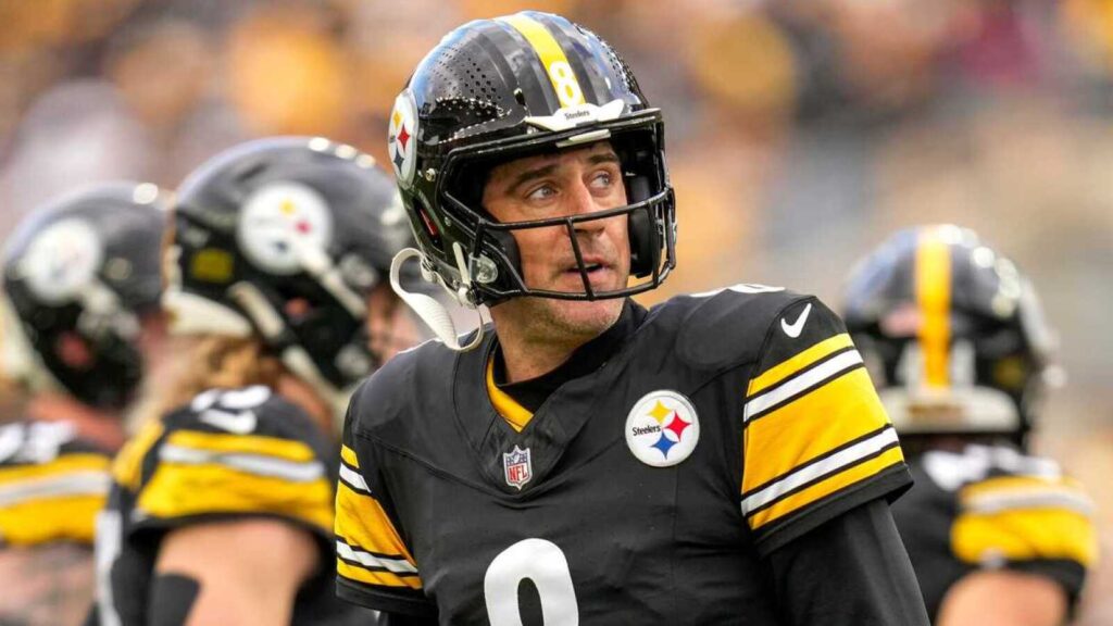 Update on Steelers’ Aaron Rodgers revealed following wrist injury