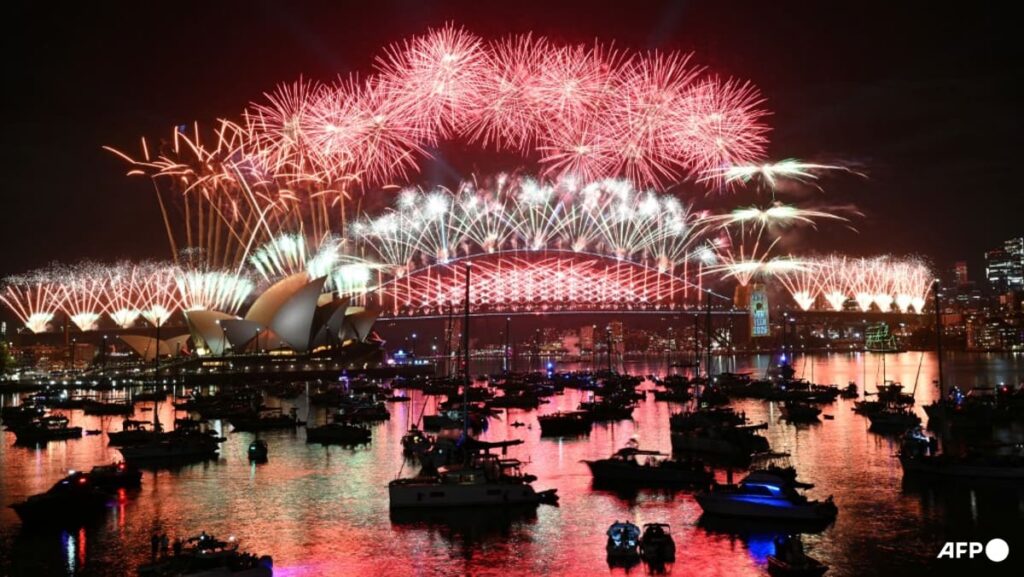 Sydney welcomes New Year with spectacular fireworks