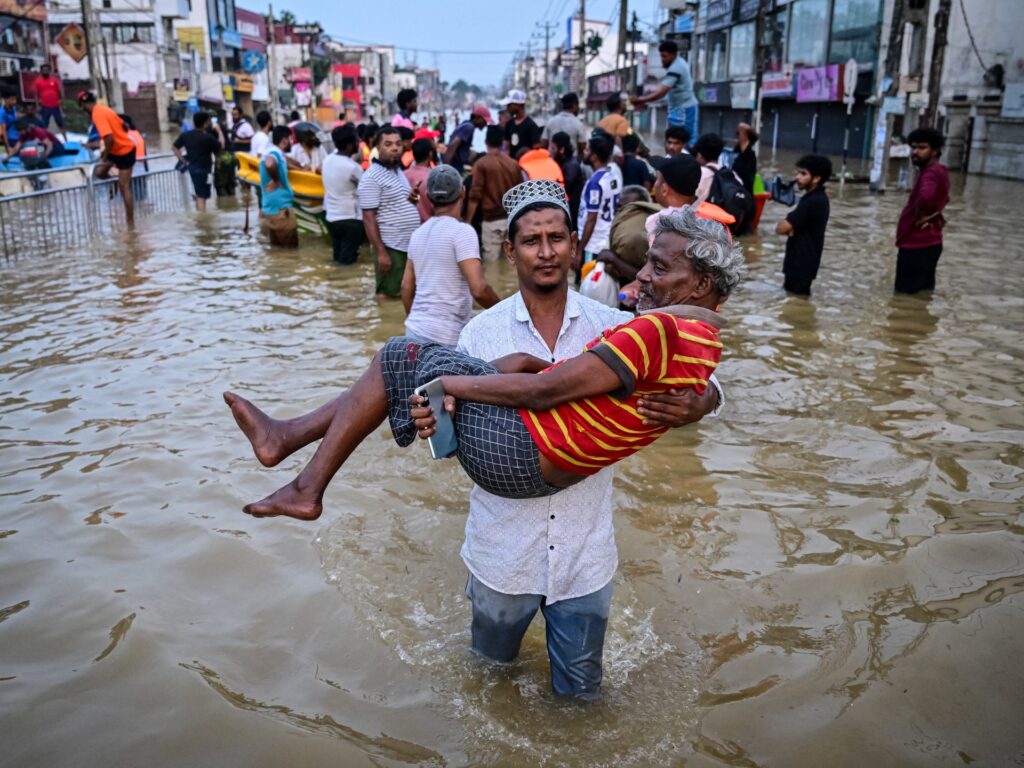 Floods in Indonesia, Sri Lanka, Thailand leave close to 1,000 dead | Climate Crisis News