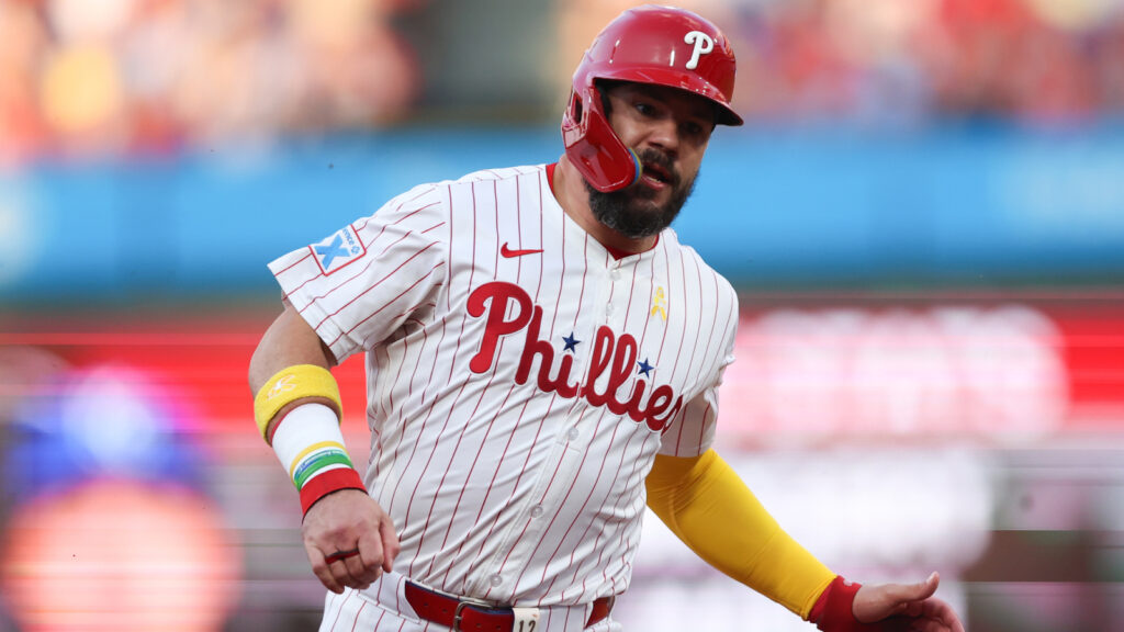 Kyle Schwarber sets tone of Winter Meetings by rejoining Phillies
