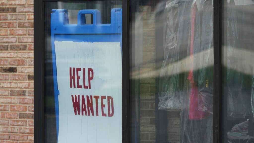 US filings for jobless benefits fall to 191,000, lowest since September of 2022