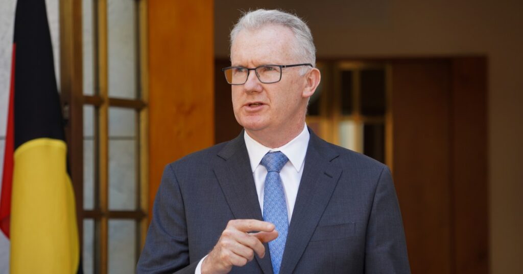 Australia cancels visa of Israeli influencer accused of ‘spreading hatred’ | Islamophobia News