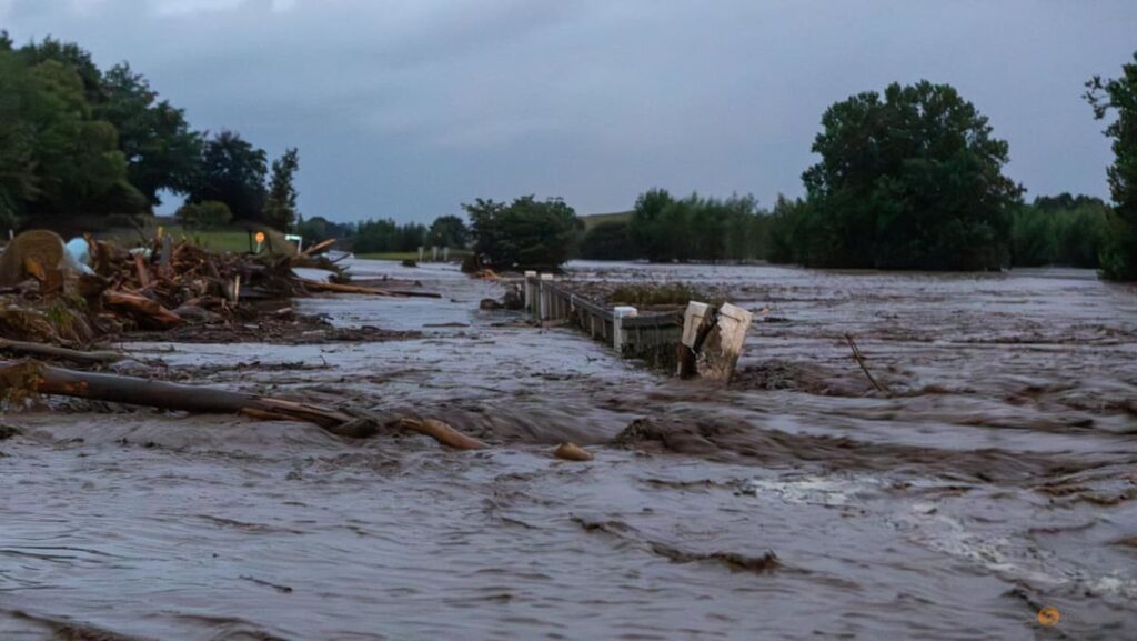 Wild storm in New Zealand disrupts flights, thousands without power