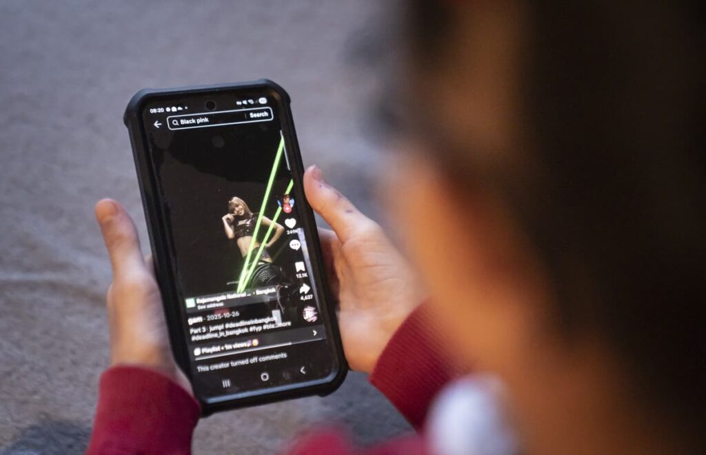 What is the new screen guidance for young children? Parents told to impose one-hour limit for 5s and under