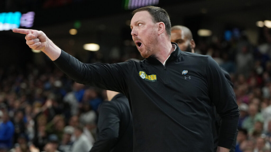 As he did with Siena, Gerry McNamara could turn around Syracuse