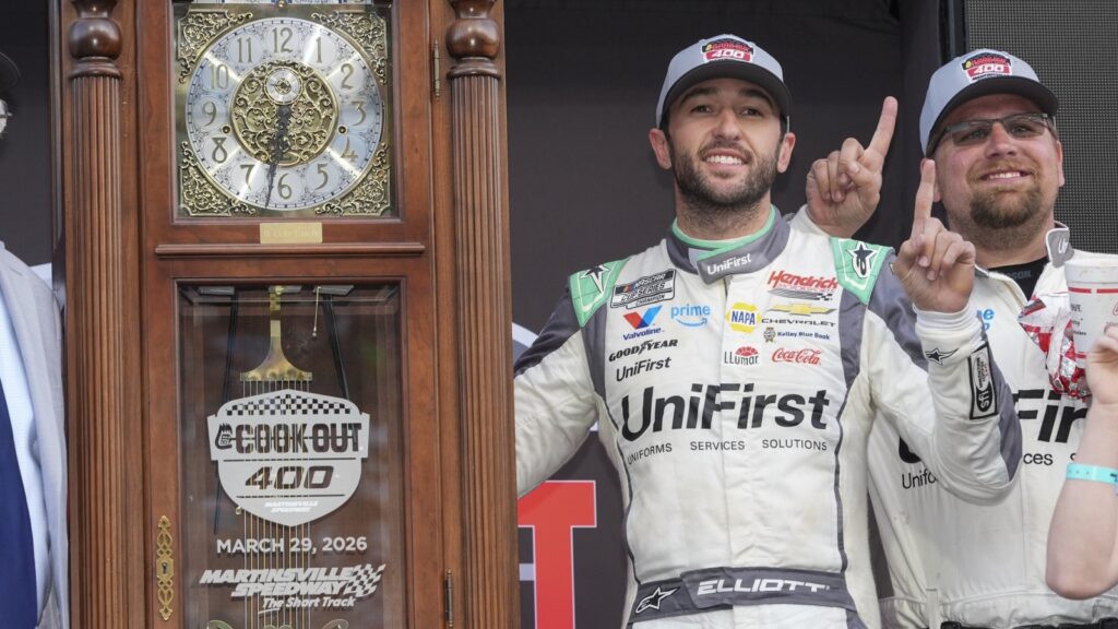 Chase Elliott wins Cook Out 400 at Martinsville