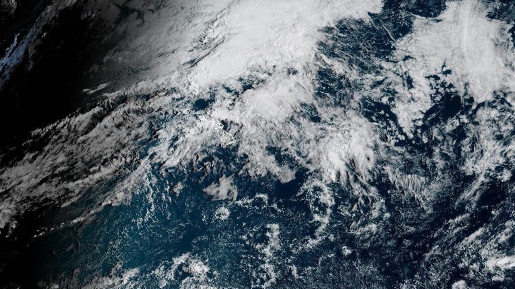 Dangerous flooding on Hawaii’s Oahu island prompts evacuations, warning of possible dam collapse