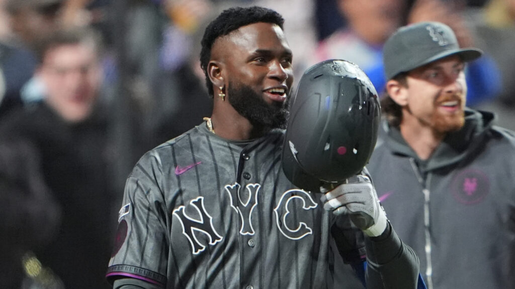Luis Robert Jr. shows he’s Mets’ biggest X factor with his first big hit