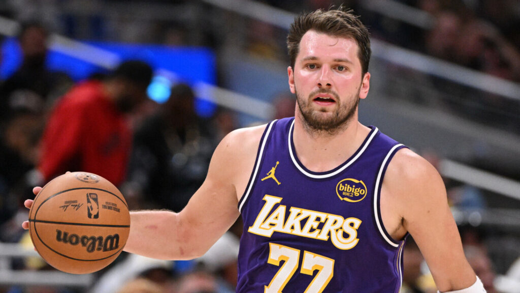 Luka Doncic extends his league lead with 43 points in Lakers’ win