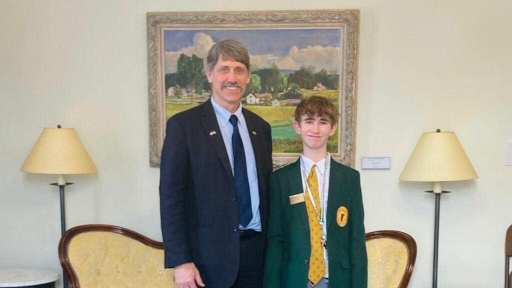 14-year-old running for governor 1st teen to get on Vermont’s general election ballot