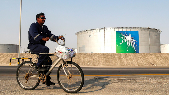 Saudi Arabia charges record premium for its oil
