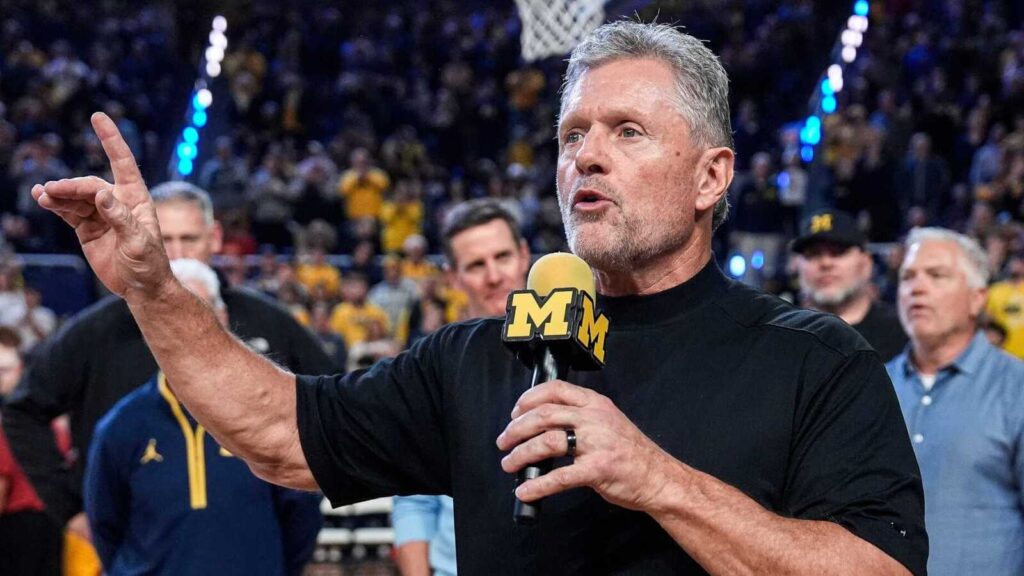 Michigan wins big recruiting trail, steals elite QB from rival