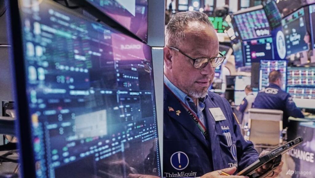 Oil prices fall as markets monitor state of play on US-Iran situation