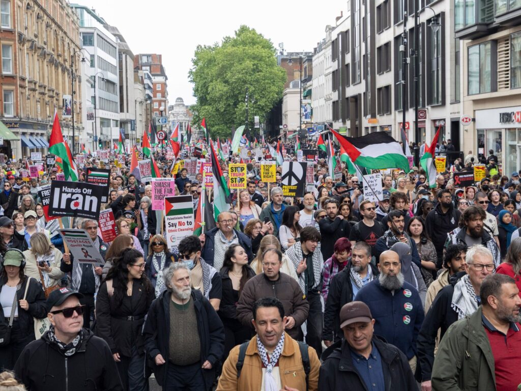 Tens of thousands march in London in far-right and pro-Palestine protests | Protests News