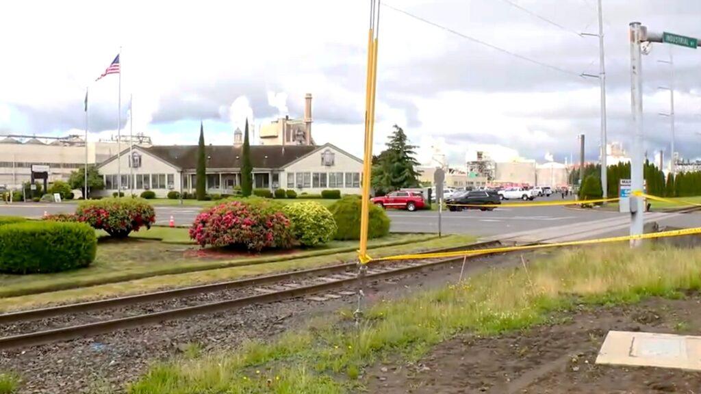 Multiple people injured in chemical vat implosion at facility in Washington state