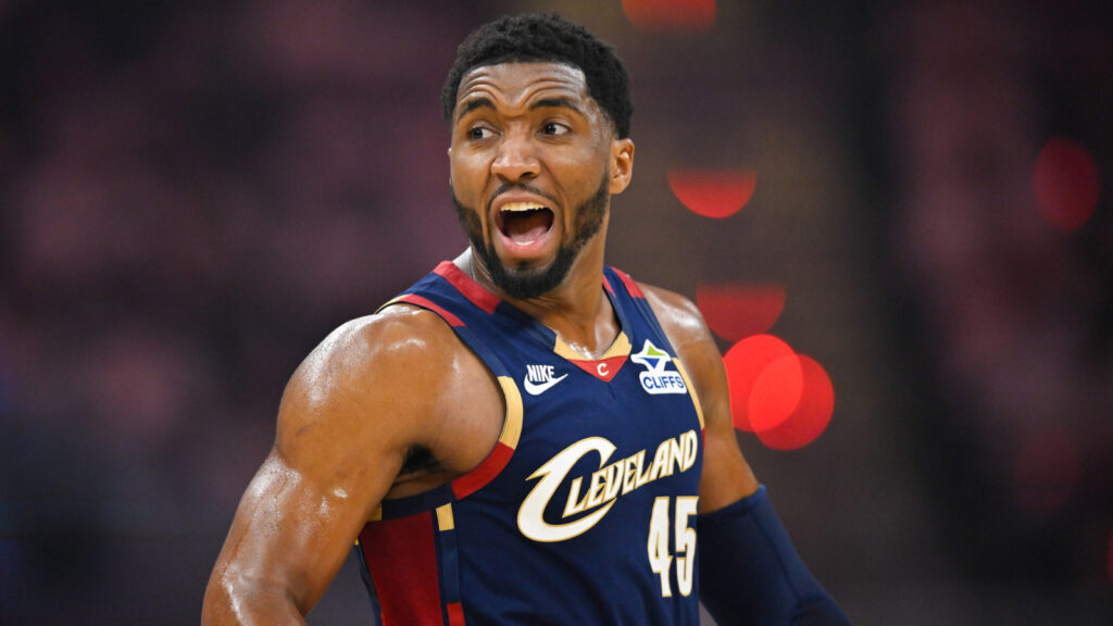 Mitchell responds to James chatter after Knicks sweep Cavs in ECF