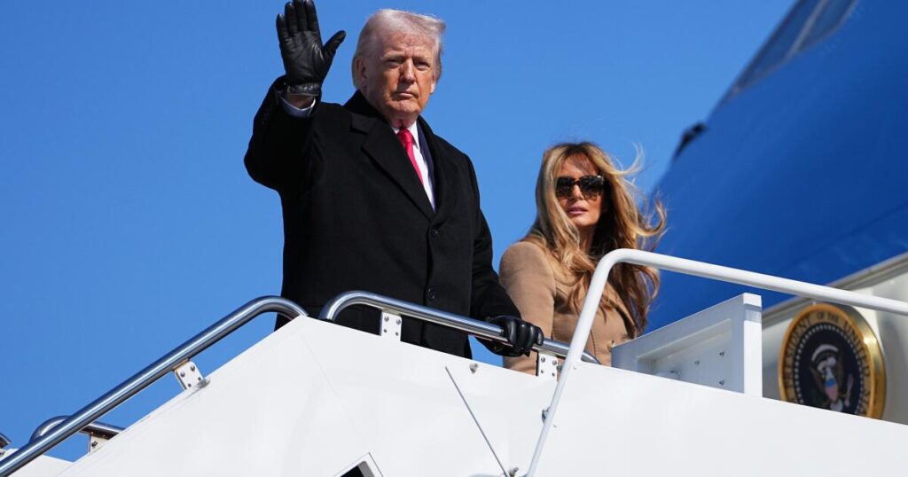 Contributor: The GOP is collapsing under Trump’s loyalty tests
