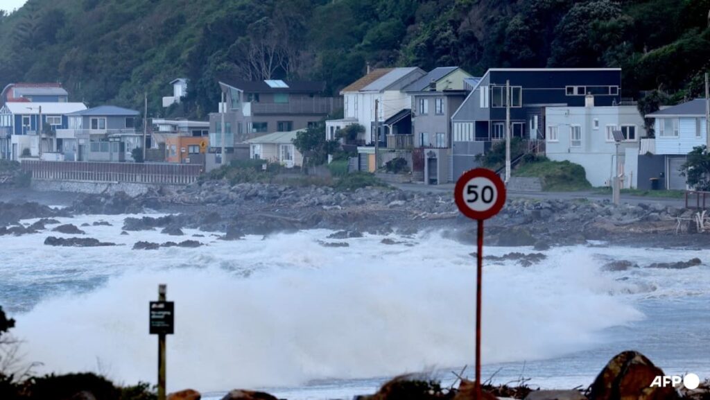 Hundreds evacuated as waves batter New Zealand capital