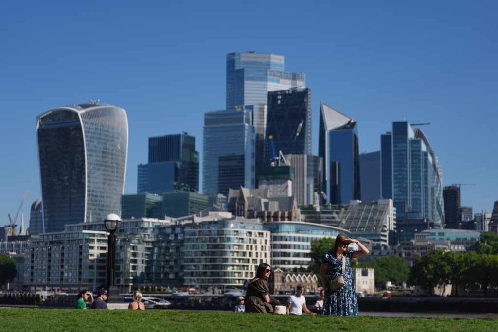 What temperature is too hot to work under UK law? Heatwave to bring 40C weather to London