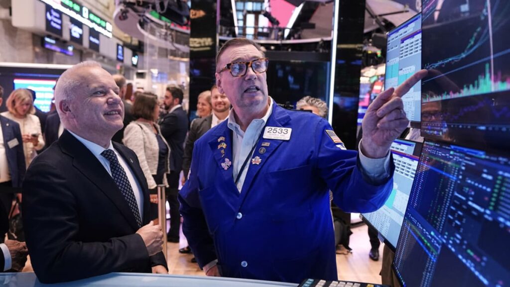 Sharp drops in Big Tech companies pull stocks lower on Wall Street