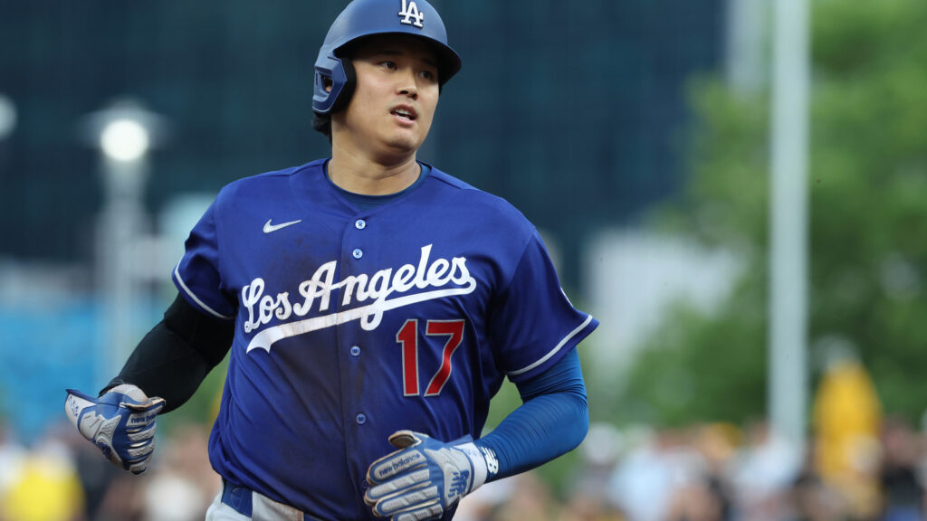 Shohei Ohtani exits game with a concerning injury