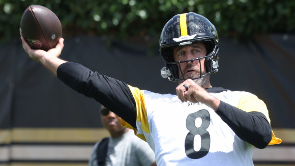 Steelers get warning on Aaron Rodgers before 2026 season