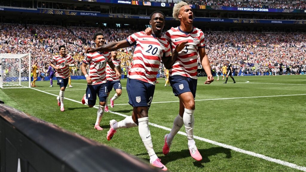 US defeats Australia 2-0 in 2nd World Cup win