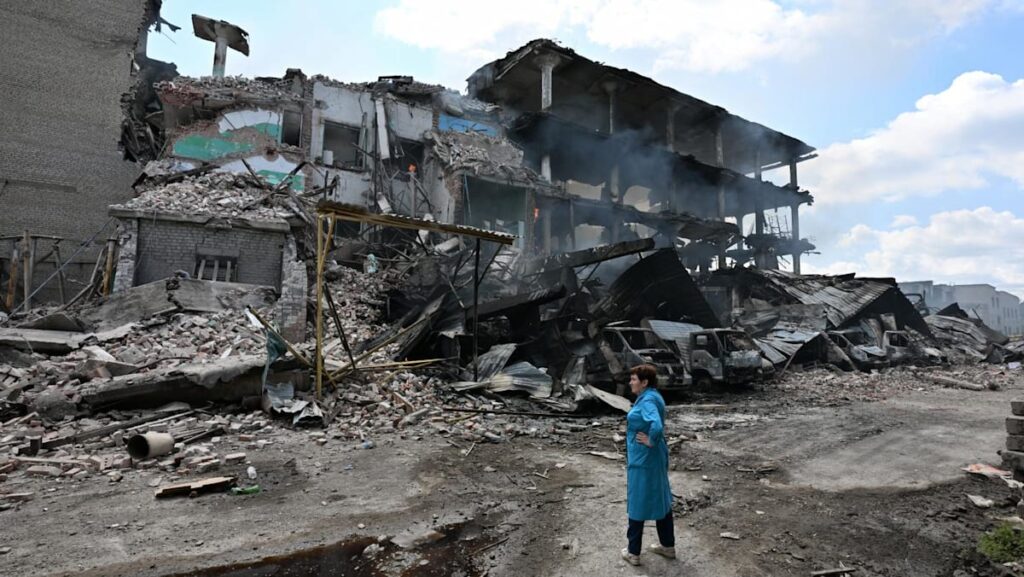 10 killed in strikes in Ukraine and Russia