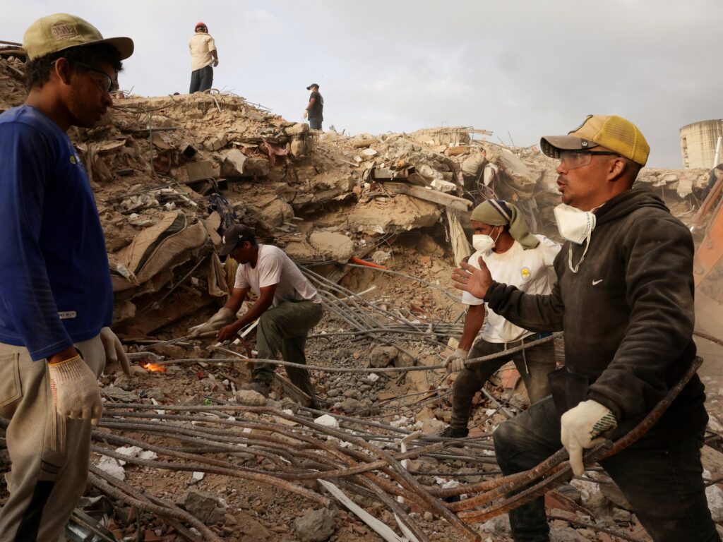 Searching for closure: Venezuela families refuse to give up after quakes | Earthquakes