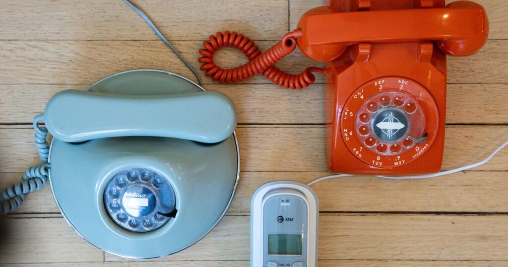 Letters to the Editor: In removing landlines, AT&T could be putting Angelenos in danger