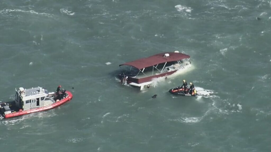 1 dead, 2 missing after boat sinks near Alcatraz Island in San Francisco Bay