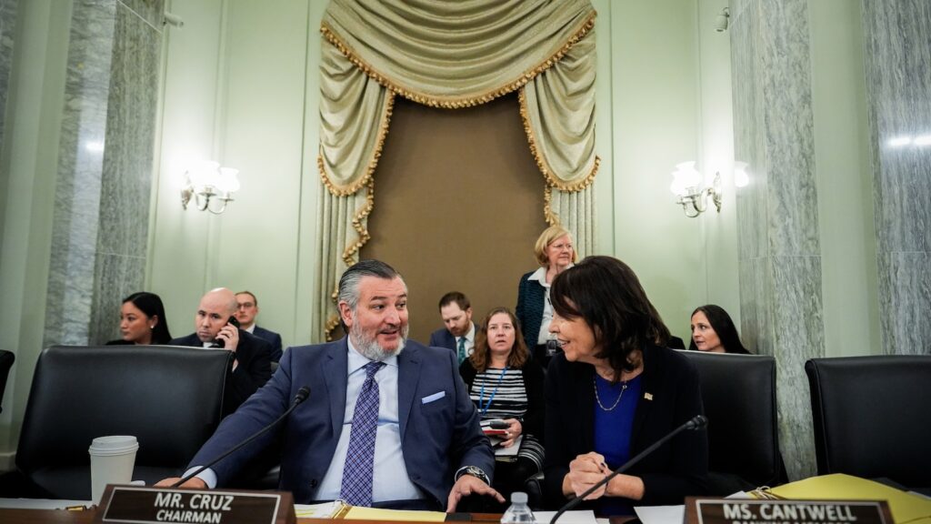 Senators still working with SEC, Big Ten on issues involved in college sports bill