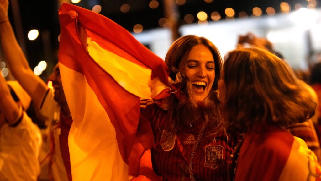 Spain’s World Cup champions head home for a royal welcome and a parade through Madrid