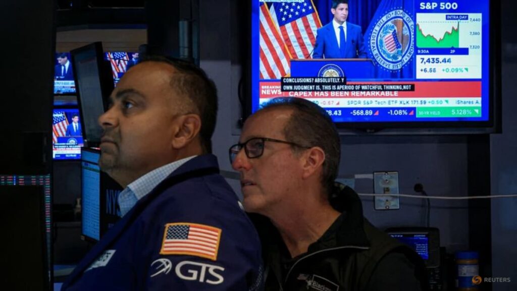 US Fed dissenters call for rate hikes over sustained inflation