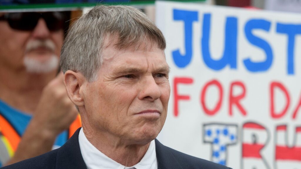 DOJ seeks to keep door open to re-charge David Hearn in Reflecting Pool case