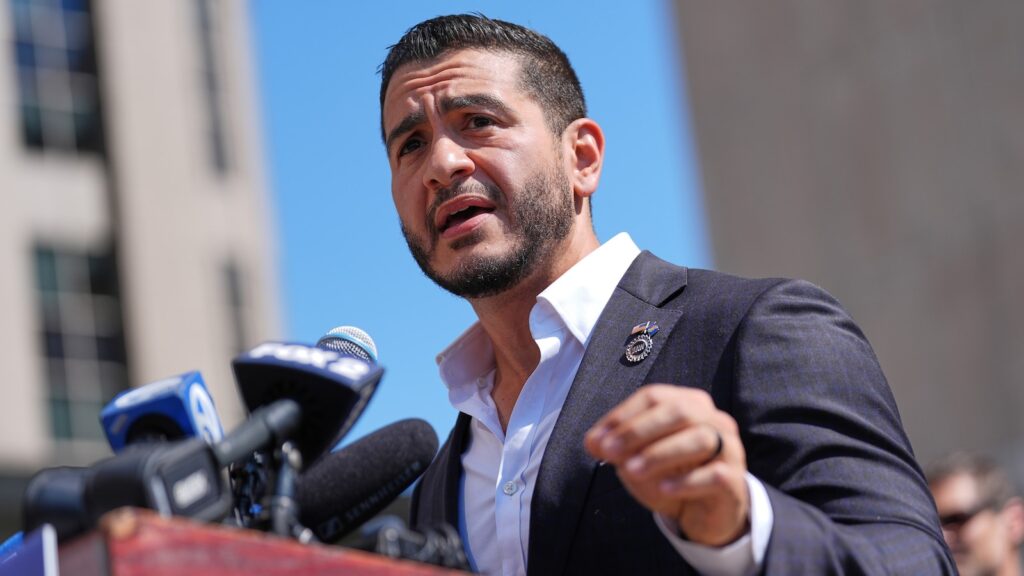 El-Sayed won the crucial Michigan Senate primary. Now comes the coalition test: ANALYSIS